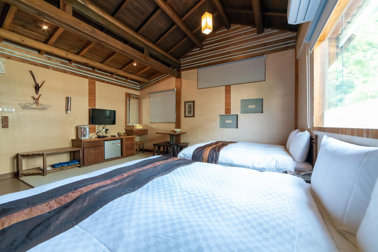 Shankou Hotspring Hotel Цзяосі Екстер'єр фото