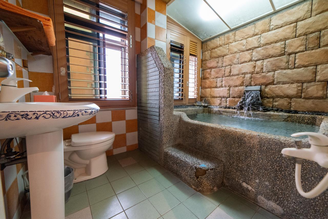 Shankou Hotspring Hotel Цзяосі Екстер'єр фото
